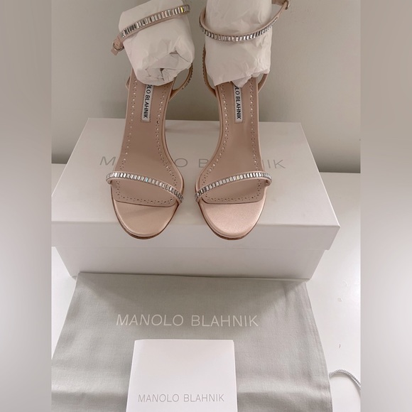 *NWT* Manolo Blahnik Crystal nude satin sandals - Picture 5 of 7
